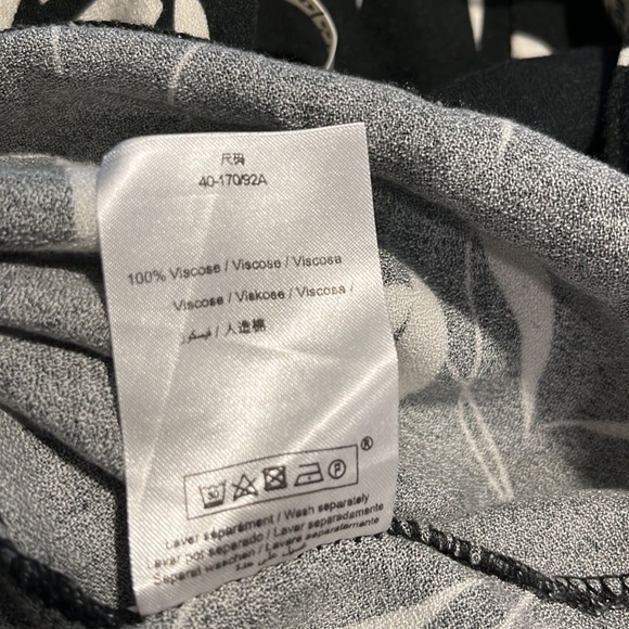 La Fée Maraboutée little summer dress fits like medium. - Picture 9 of 9